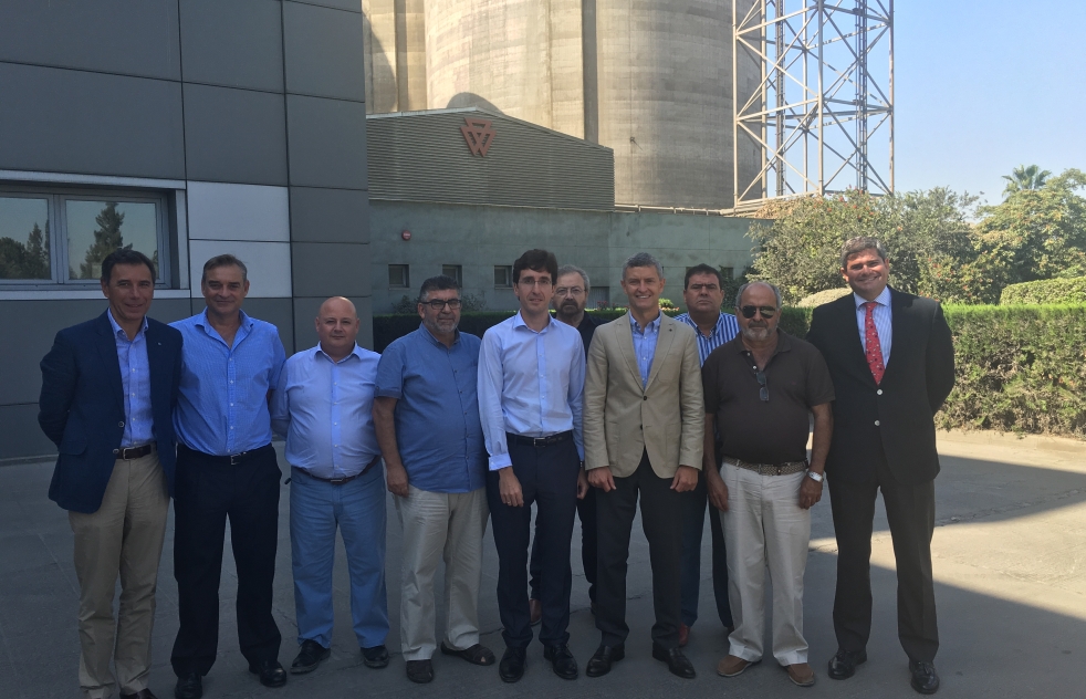 El sector cementero andaluz muestra su apoyo al proyecto de la fbrica de Alcal