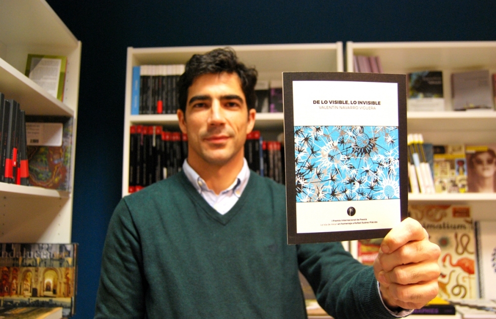 El poeta Valentn Navarro presenta en la librera Trmino su obra 