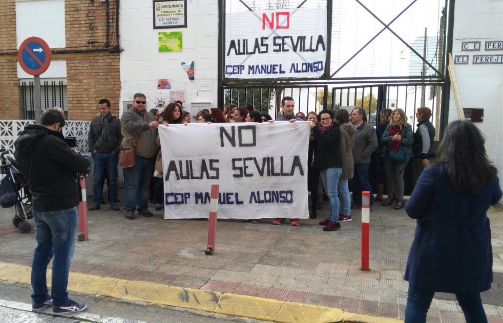 Los padres del colegio Manuel Alonso se movilizan por el estado de las Aulas Sevilla